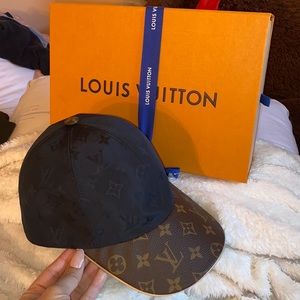 LOUIS VUTTION unisex HAT